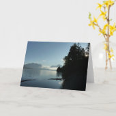 氷河の国立公園のマクドナルド湖で朝 カード (黄色い花)