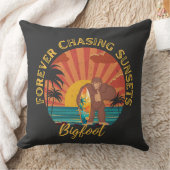 永遠にサンセットビッグフットを追いかけるサーフィンブラック クッション (ブランケット)