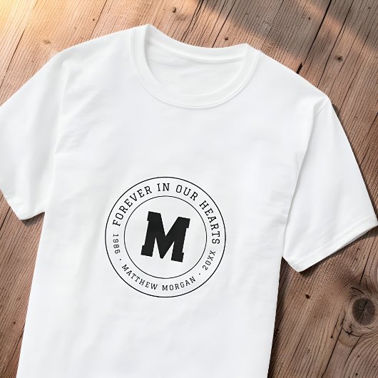 永遠に心に残るモダンメモリアルモノグラム Tシャツ