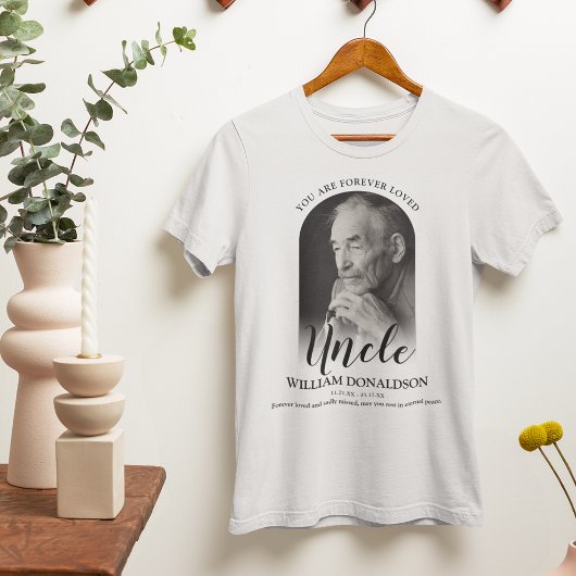 永遠に愛されたおじさん| 写真メモリアルTシャツ Tシャツ