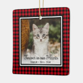 永遠に我々のハートで赤いバッファロープレイド猫 セラミックオーナメント (左)