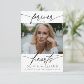 永遠に私たちのハートシンプルのスクリプト写真の葬儀 サンキューカード (スタンド正面)