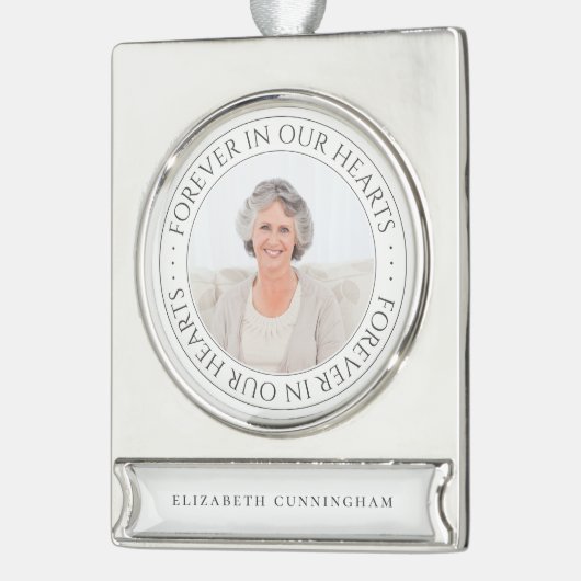 永遠に私たちのハート記念写真エレガント シルバープレートバナーオーナメント (左)