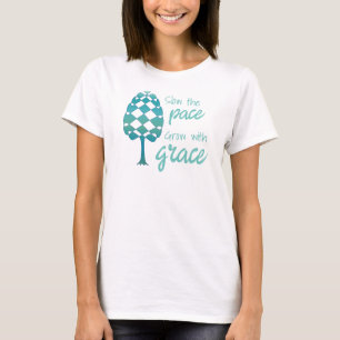 永遠のラインの樹木 ゆっくりと進もう、優雅に成長しよう Tシャツ