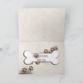 汚い犬の手のプリントと骨の誕生日 カード (内部)