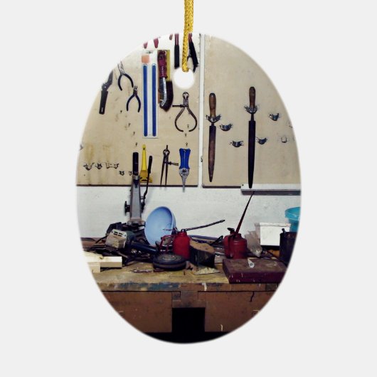 汚れた仕事台 セラミックオーナメント (正面)