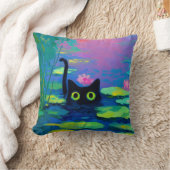 池おもしろいで泳ぐ黒猫 | アー予測できなト クッション (ブランケット)