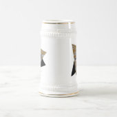 池で鳴き声を上げる緑の羽をしたティール(緑がかった色) ビールジョッキ (中央)