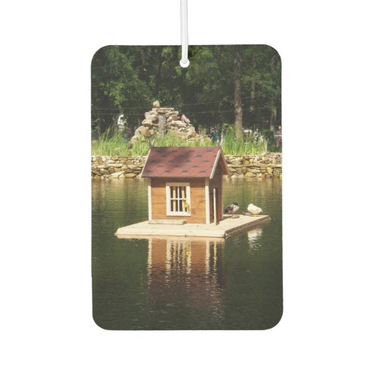 池とアルフィの滑り台のある鳥小屋 カーエアーフレッシュナー (正面)