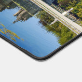 池に反射するシャトー・ド・シャンティリー デスクマット (コーナー)