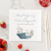 池に浮かぶロマンチックな結婚水色の白鳥 (インサイチュ)