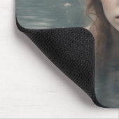 池に浮かぶ花の女性 マウスパッド (コーナー)