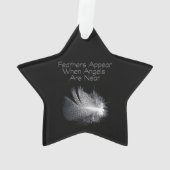 池に浮ストライプのかぶ白黒の羽 オーナメント (裏面)