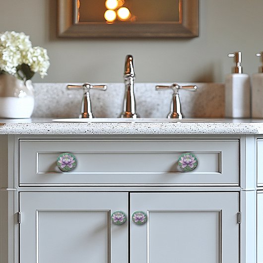 池に美しいアールデコピンクの睡蓮 セラミックノブ