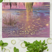 池のそばのピンクの夕日に柳の木 キッチンタオル (折り畳み)