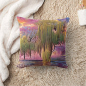 池のそばのピンクの夕日に柳の木 クッション (ブランケット)
