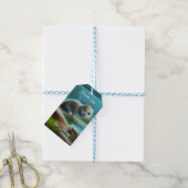 池のカワイイカワウソの赤ちゃん - 子供の誕生日お礼メッセージ ギフトタグ (より糸付き)