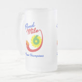 池のマイルのチームはステインに挑みます フロストグラスビールジョッキ (正面左)