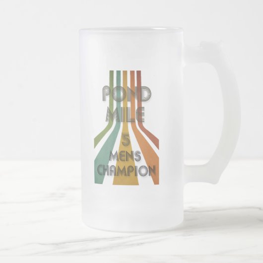 池のマイル5のレトロの男子チャンピオン フロストグラスビールジョッキ (右)