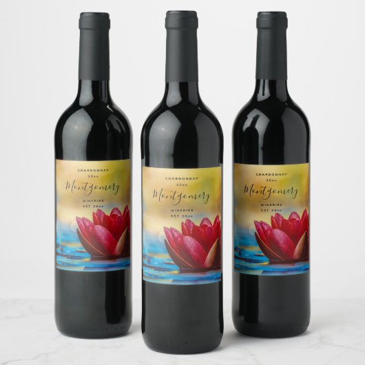 池のワインを赤い蓮の花で撮影|過去記事 ワインラベル (ボトル)