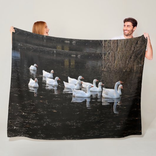 池の上でガチョウ フリースブランケット (インサイチュ)