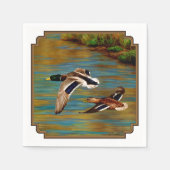 池の上飛んでいるのアヒル スタンダードカクテルナプキン (正面)