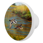 池の上飛んでいるのアヒル セラミックノブ (右)