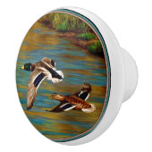 池の上飛んでいるのアヒル セラミックノブ (右)