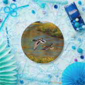 池の上飛んでいるのアヒル ペーパープレート (パーティー)