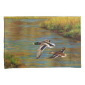 池の上飛んでいるのアヒル 枕カバー (正面右)