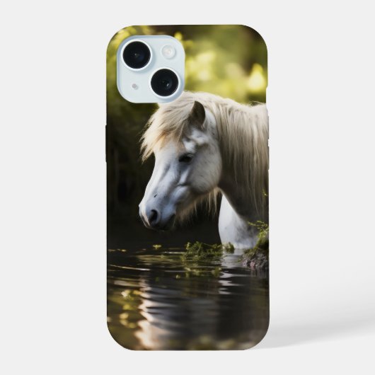 池の中の白馬 iPhone 15ケース (裏面)