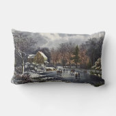 池の冬の初めのスケーター、ビンテージクリスマス ランバークッション (裏面)