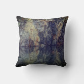 池の岩壁の反射2 クッション (裏面)