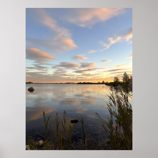 池の水景の夕焼けの写真ポスター ポスター (正面)