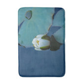 池の白い睡蓮、自然写真 バスマット (正面縦)