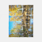 池の秋の牛 フリースブランケット (正面)