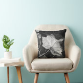 池の紅葉白黒コットン クッション (椅子)