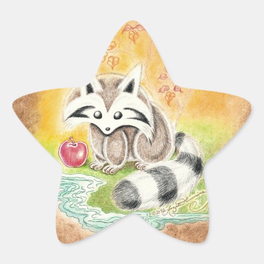 池の近くの赤いりんごを持つかわいいアライグマ 星シール (正面)