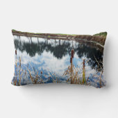 池の風景自然写真芸術 ランバークッション (裏面)