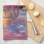 池ジグソープの横の夕暮れ時の桃色の柳 キッチンタオル (四つ折り)