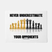 決してあなたの反対者のチェスの態度を過少見積りしないで下さい ドアマット (正面)