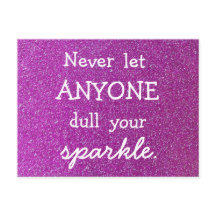 決してあなたの輝く紫のグリッターを鈍くする