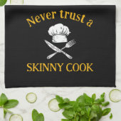 決しておもしろいスキニー調理師イエローブラックプレイドを信頼しない キッチンタオル (折り畳み)