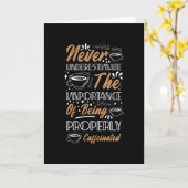 決してコーヒーを過小評価しない |コーヒーデザイン カード (黄色い花)