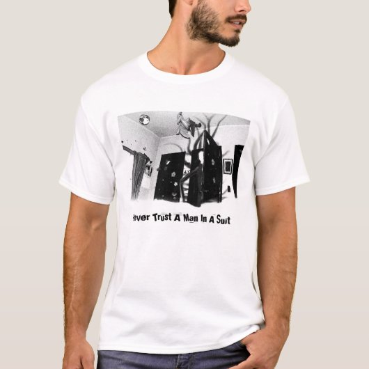 決してスーツのSlendermanのTシャツで人を信頼しないで下さい Tシャツ (正面)