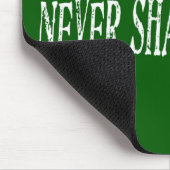 決してベビーを!揺すらないで下さい!! マウスパッド (コーナー)