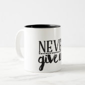 決してマグをあきらめないで下さい ツートーンマグカップ (正面左)