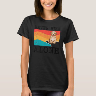 決して一人でハバニーズのグラフィックハイキングをハイキングしない Tシャツ
