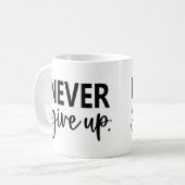 決して上に与えしない コーヒーマグカップ (正面左)