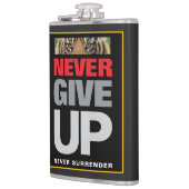 決して与え降参しないやる気を起こさせる引用文 フラスク (左)